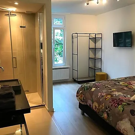Bed & Breakfast Midtown 3*