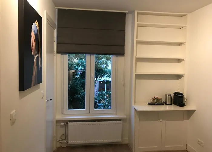 Bed & Breakfast Midtown 3*