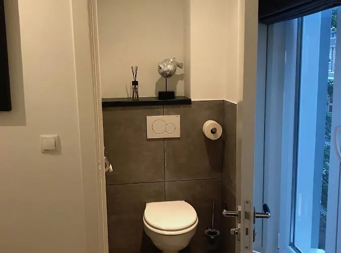 Bed & Breakfast Midtown 3*